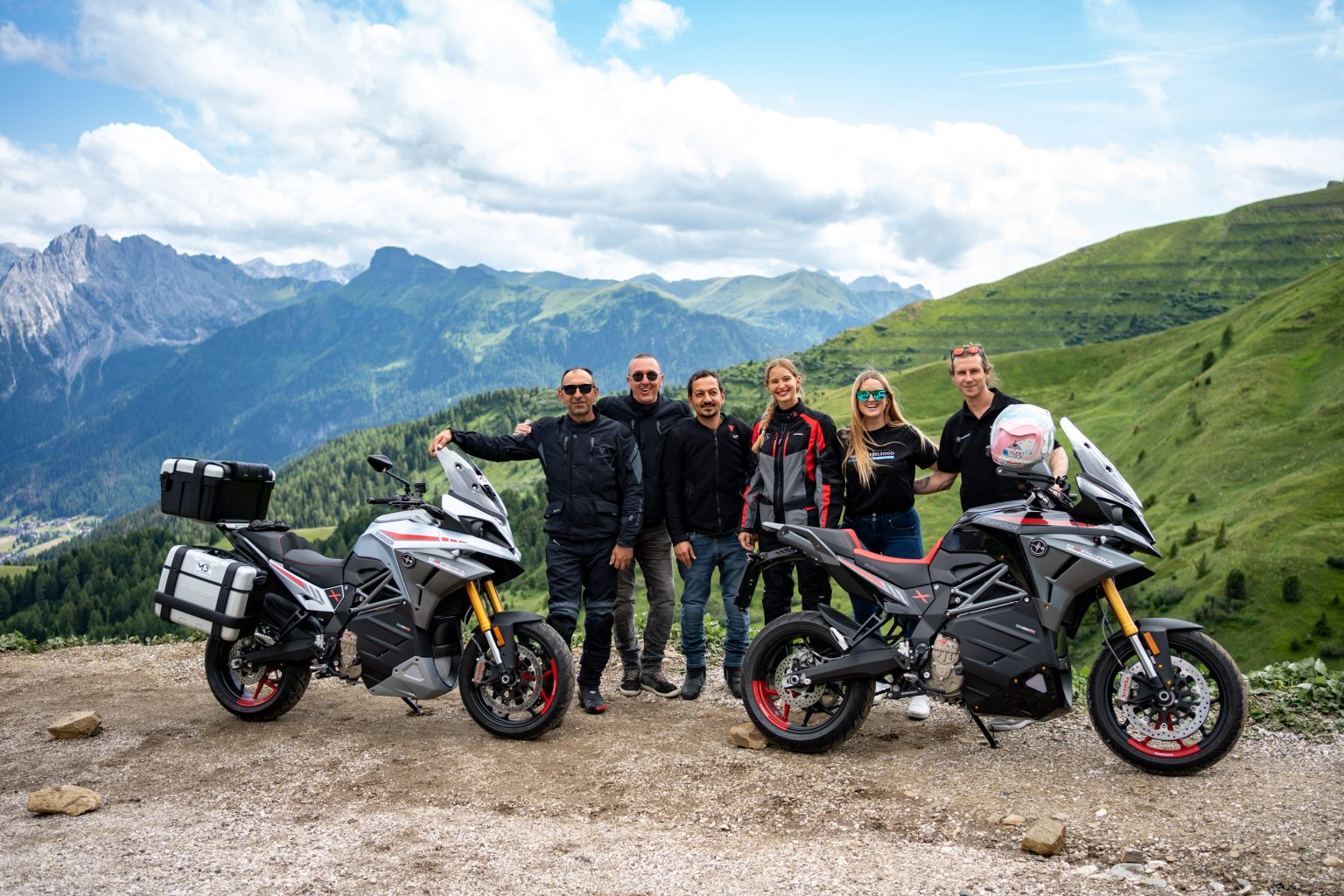 gruppo-in-moto